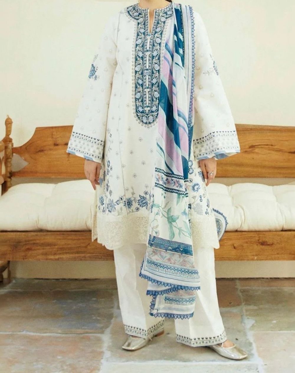 Lawn embroidered unstitched 3 piece in Pakistan