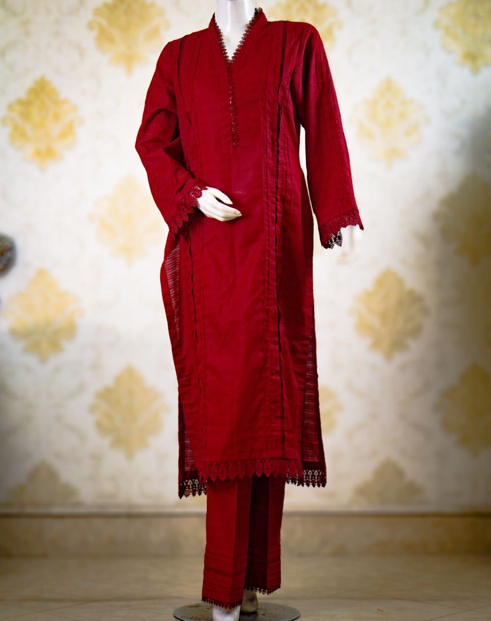 casual and formal lawn suit in Pakistan